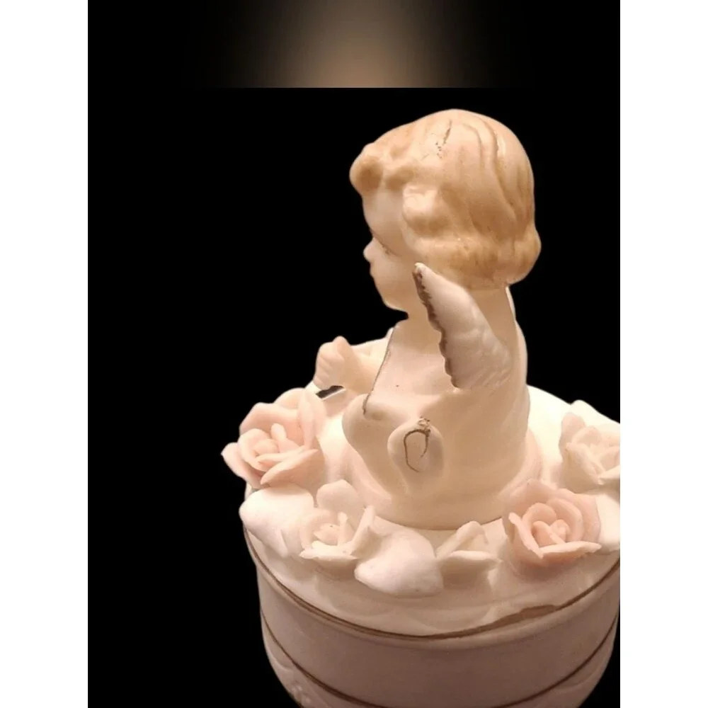VINTAGE: Porcelain Trinket Jewelry Box Angel Playing Harp Lid Applied Roses HTF